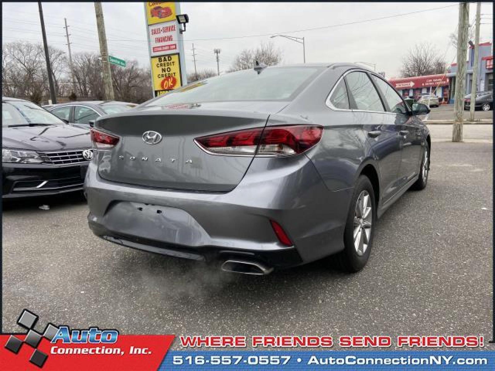 2019 Machine Gray /Gray Hyundai Sonata SE 2.4L (5NPE24AF5KH) , Automatic transmission, located at 2860 Sunrise Hwy, Bellmore, NY, 11710, (516) 557-0557, 40.669529, -73.522118 - This 2019 Hyundai Sonata is a dream to drive. This Sonata has been driven with care for 9395 miles. We work our hardest to give you an outstanding experience and ensure you're always completely satisfied with every aspect of our services. Take home the car of your dreams today. All internet purchas - Photo #5
