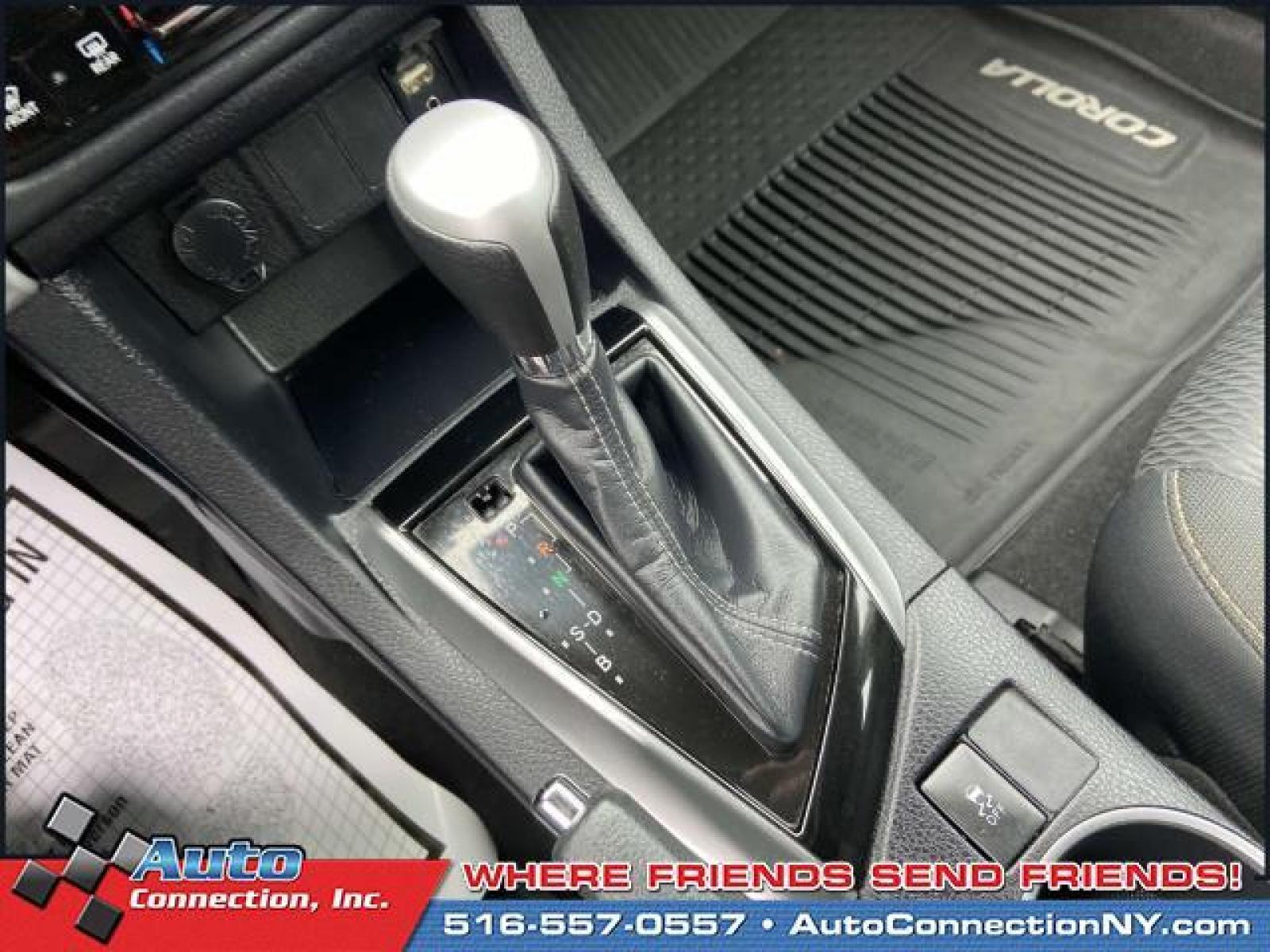 2018 Blizzard Pearl /Black Toyota Corolla LE CVT (Natl) (2T1BURHE8JC) , Automatic transmission, located at 2860 Sunrise Hwy, Bellmore, NY, 11710, (516) 557-0557, 40.669529, -73.522118 - Photo #20