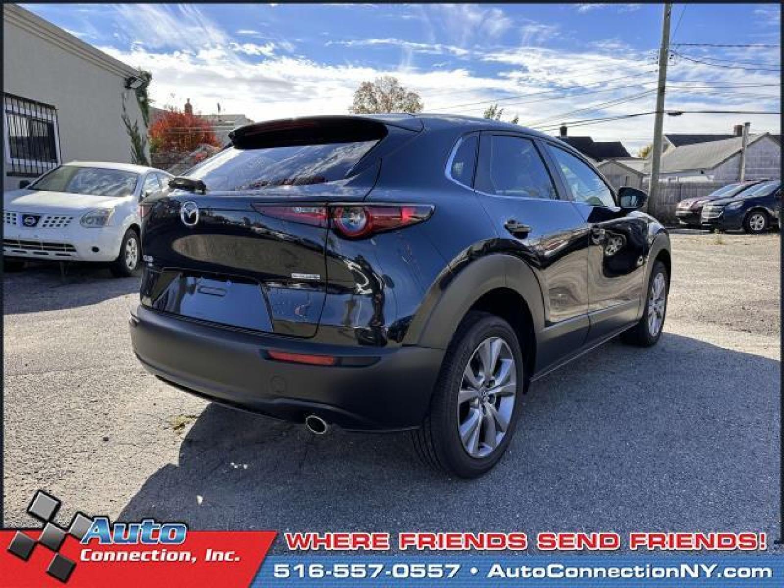 2022 Jet Black Mica /Black Mazda CX-30 2.5 S Select Package AWD (3MVDMBBLXNM) , Automatic transmission, located at 2860 Sunrise Hwy, Bellmore, NY, 11710, (516) 557-0557, 40.669529, -73.522118 - Why compromise between fun and function when you can have it all in this 2022 Mazda CX-30? This CX-30 has 9484 miles. We crush the competition on price and service. Not finding what you're looking for? Give us your feedback. All internet purchases include a 12 mo/ 12000 mile protection plan. All in - Photo #6
